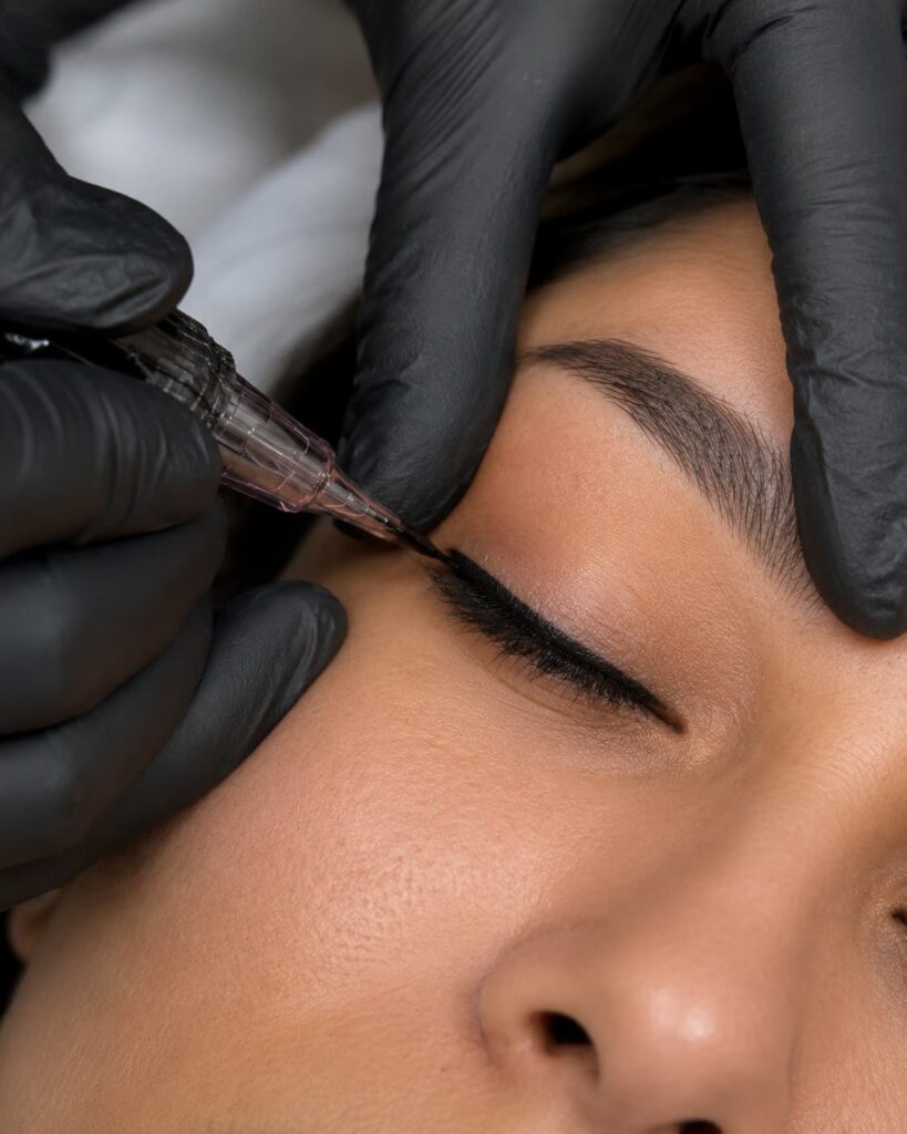 eyeliner